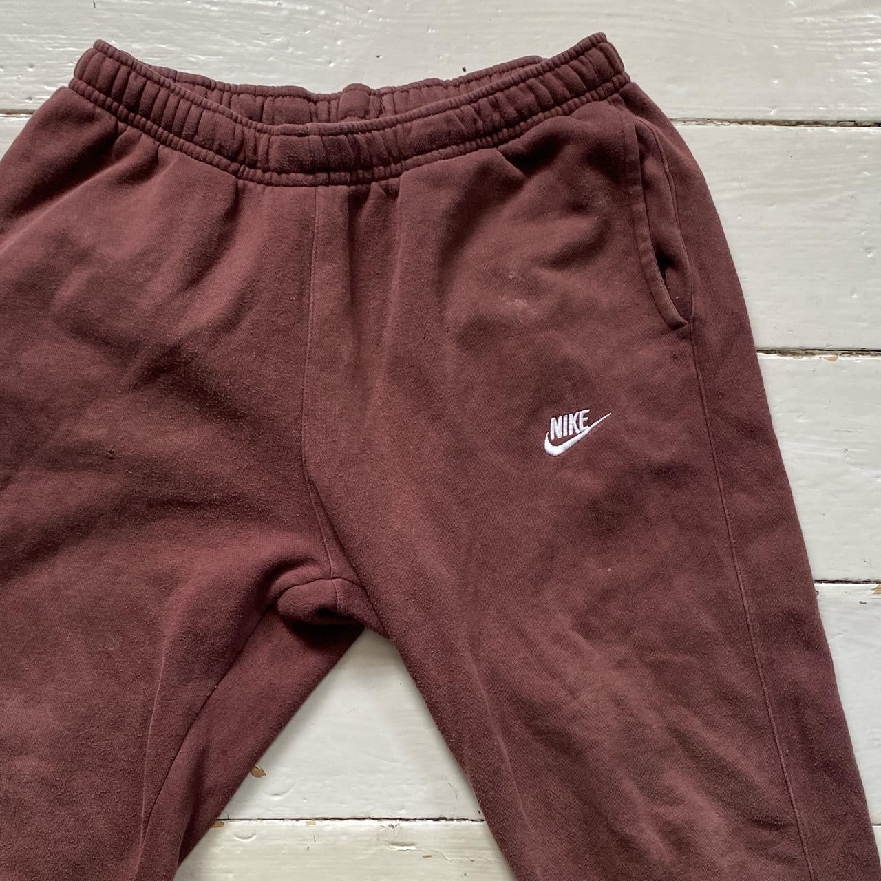 Nike Swoosh Brown Joggers (Large)