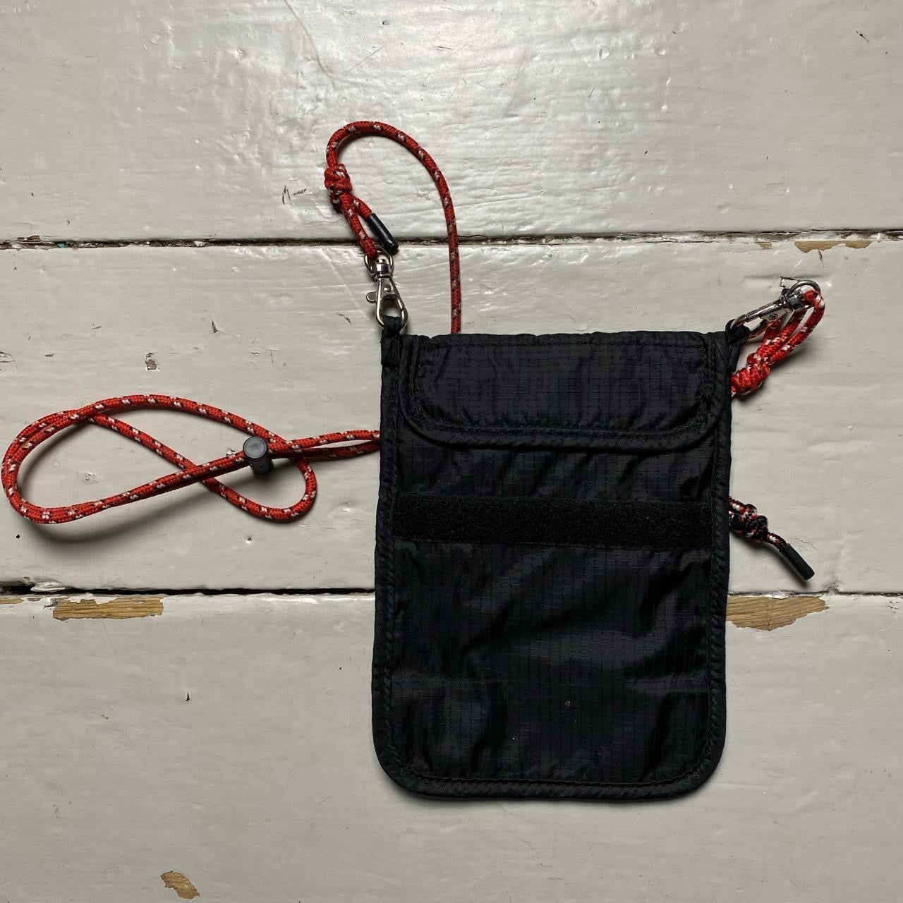 Hunter Small Pouch Bag