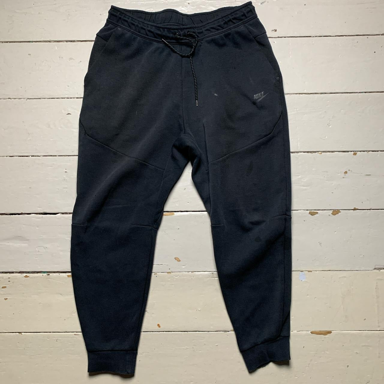 Nike Tech Fleece Black Joggers (Large)