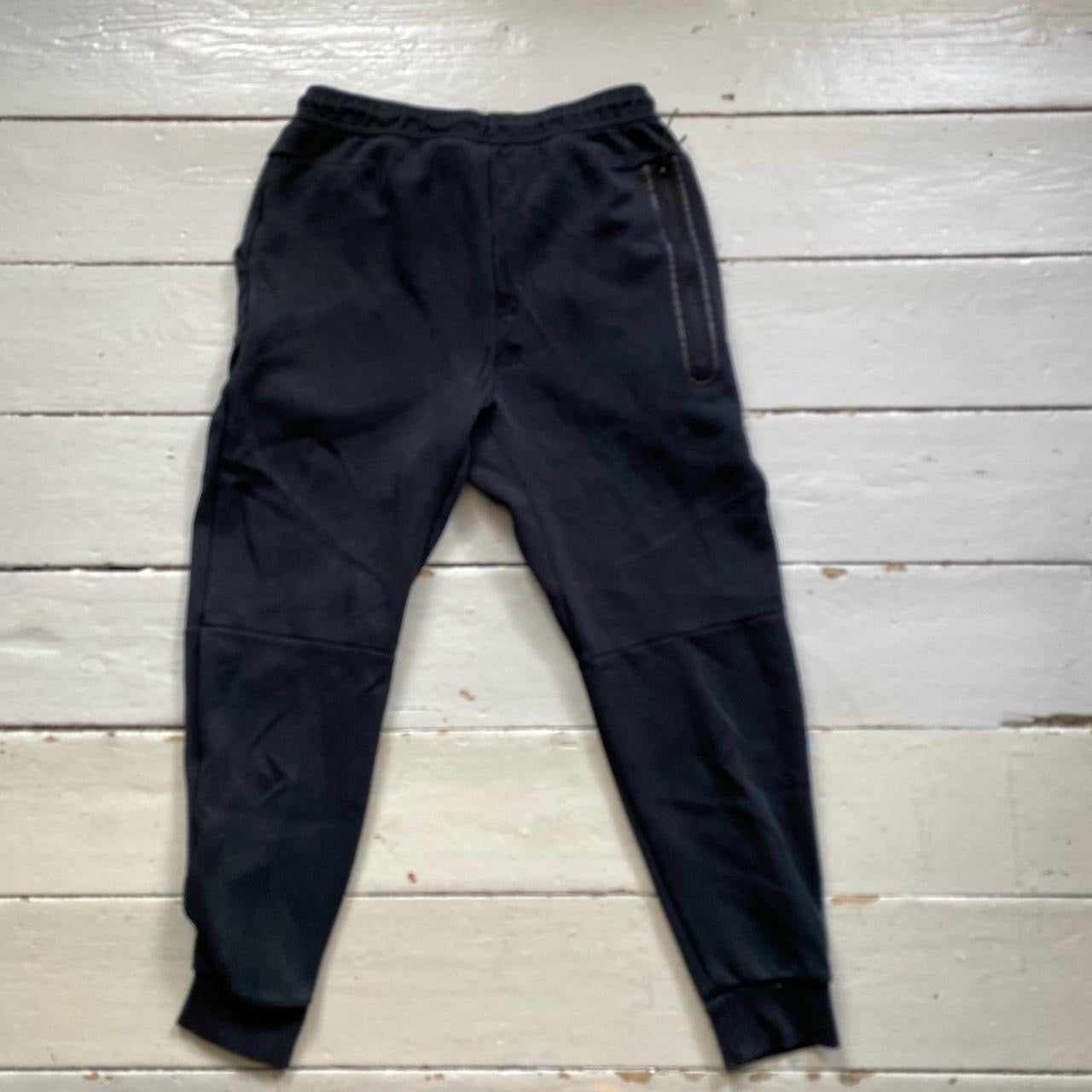 Nike Tech Fleece Black Joggers (Medium)