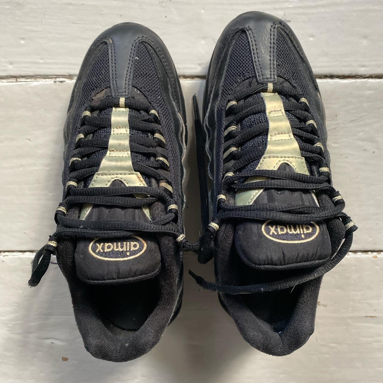 nike air max 95 junior black and gold