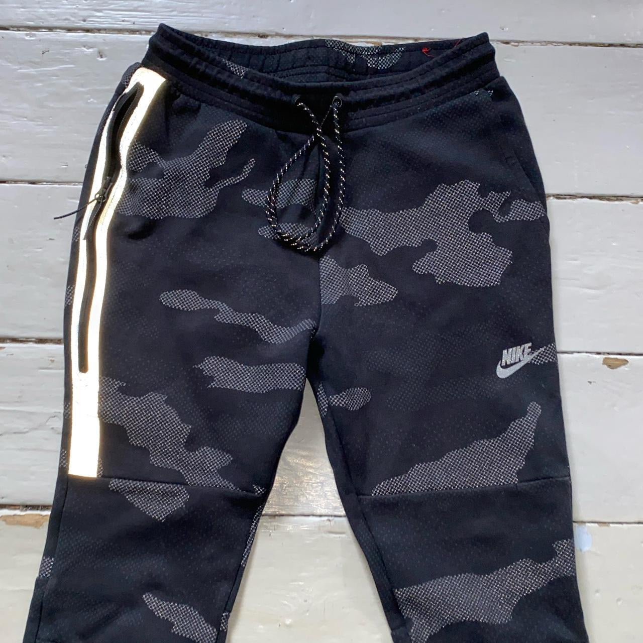 Nike Tech Fleece Camo Joggers (Small)