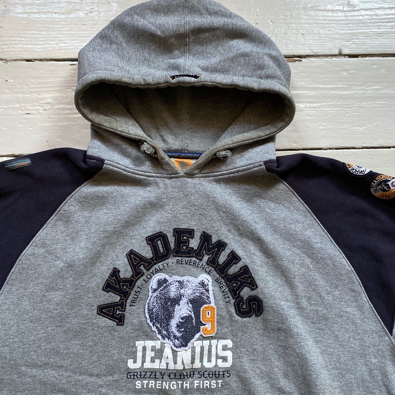 Akademiks Vintage Grey Hoodie (Large)