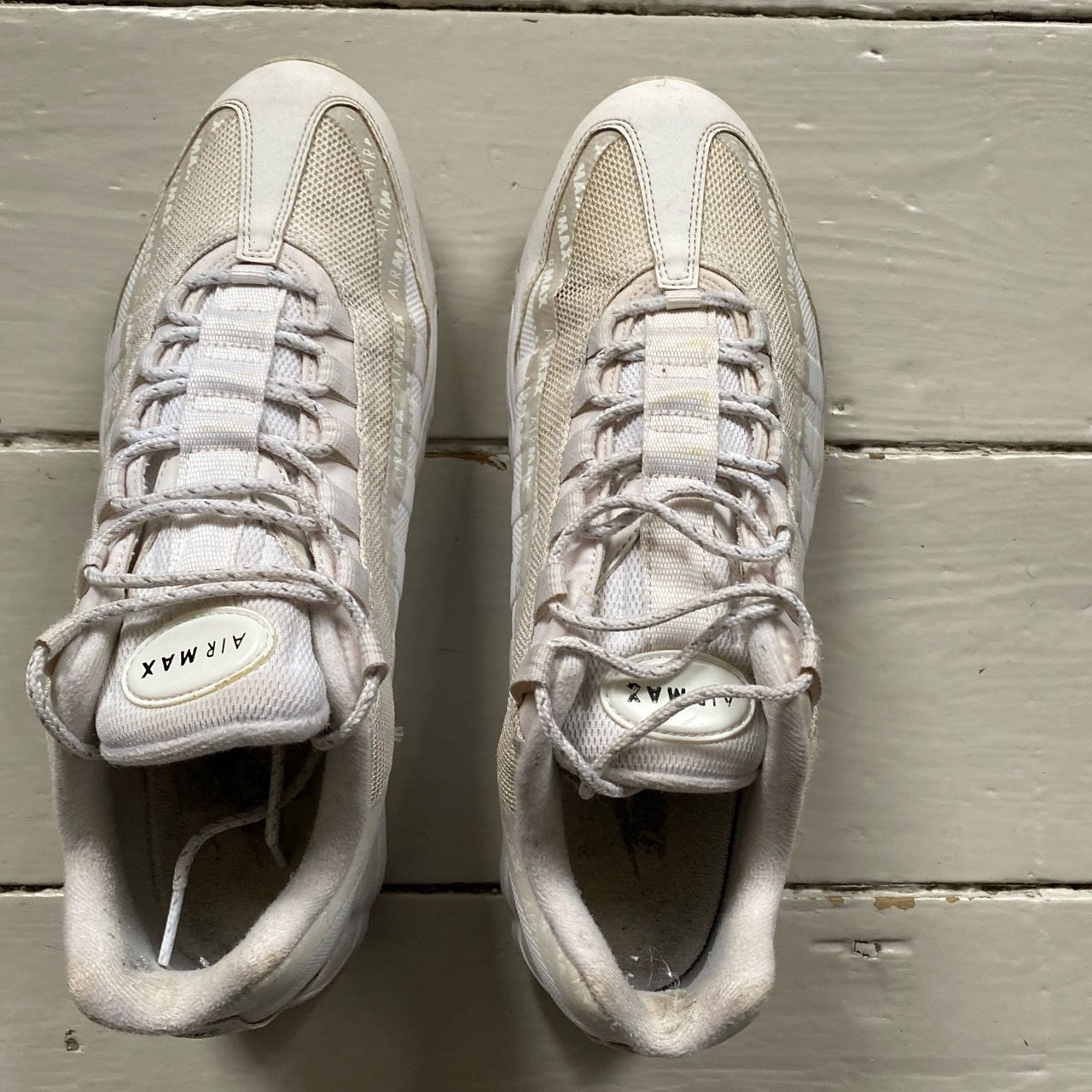 Nike Air Max 95 White and Black (UK 9)