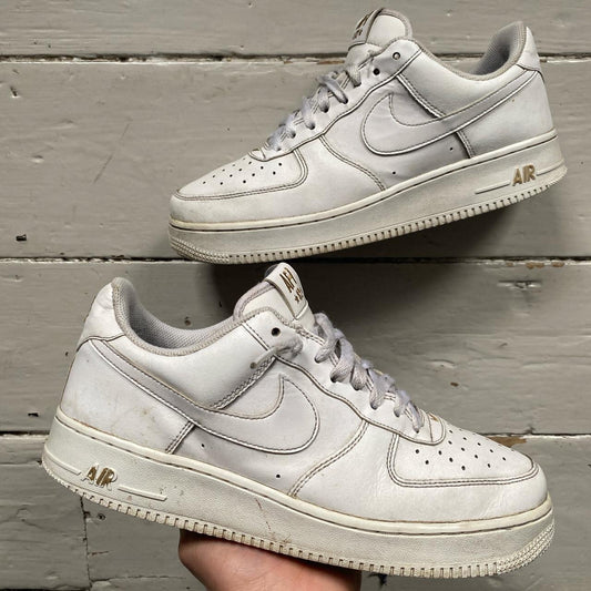 Nike Air Force 1 White (UK 8)