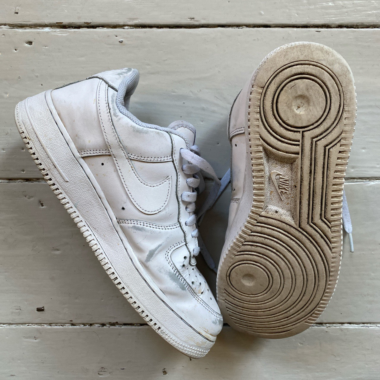 Nike Air Force 1 White (UK 7)