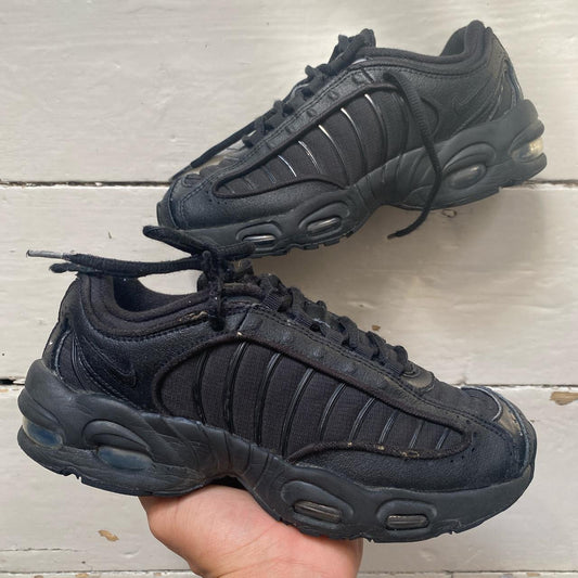 Nike Air Max Tailwind IV (UK 5)