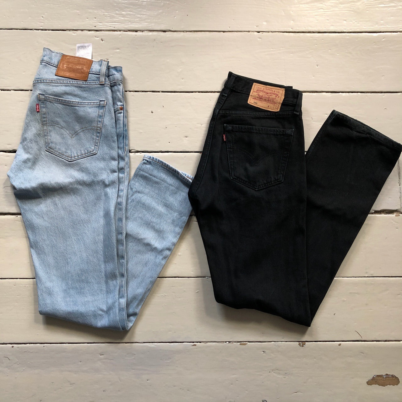 Levis Jeans Size 34 Waist Both