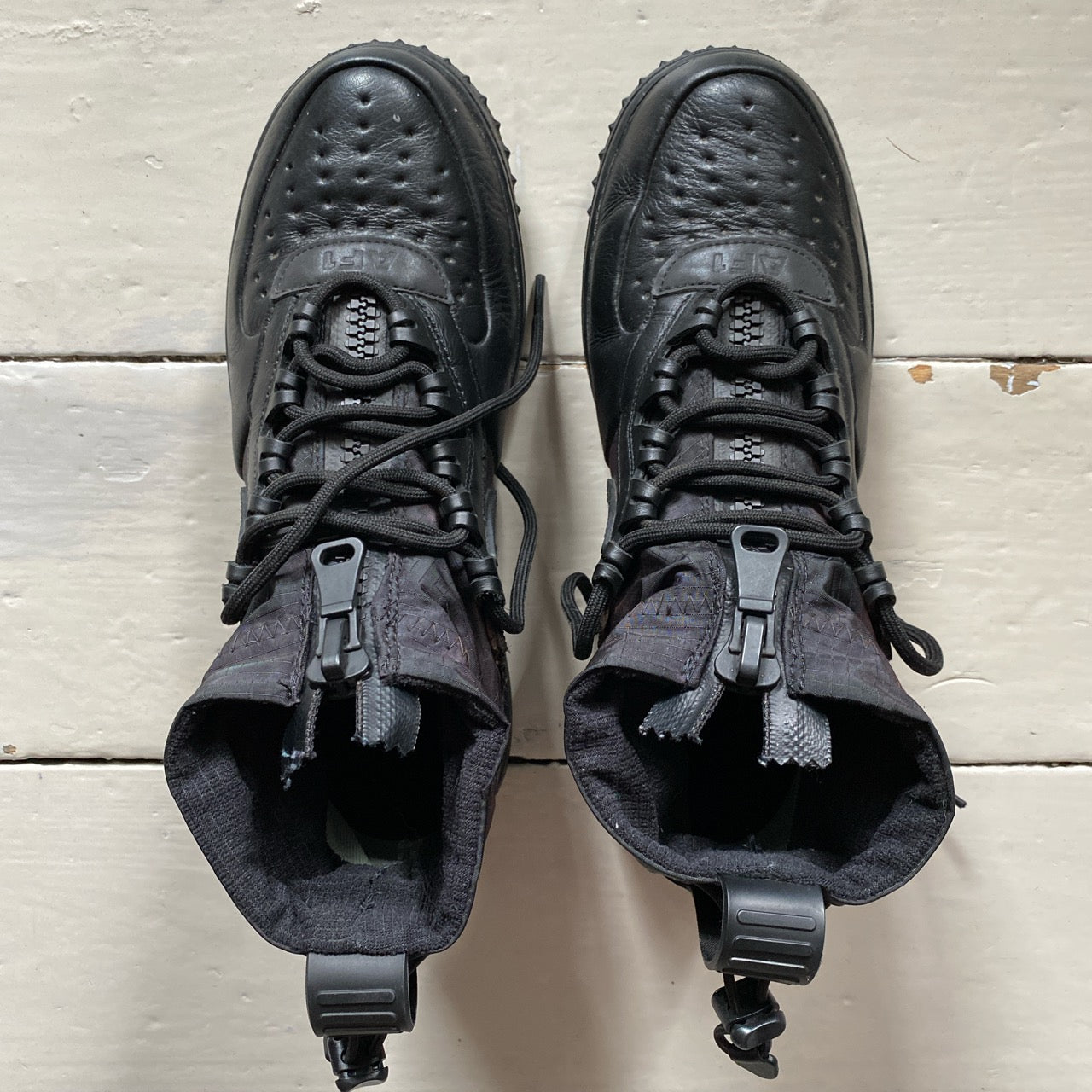 Nike Air Force 1 Goretex Mid Black (UK 6.5)