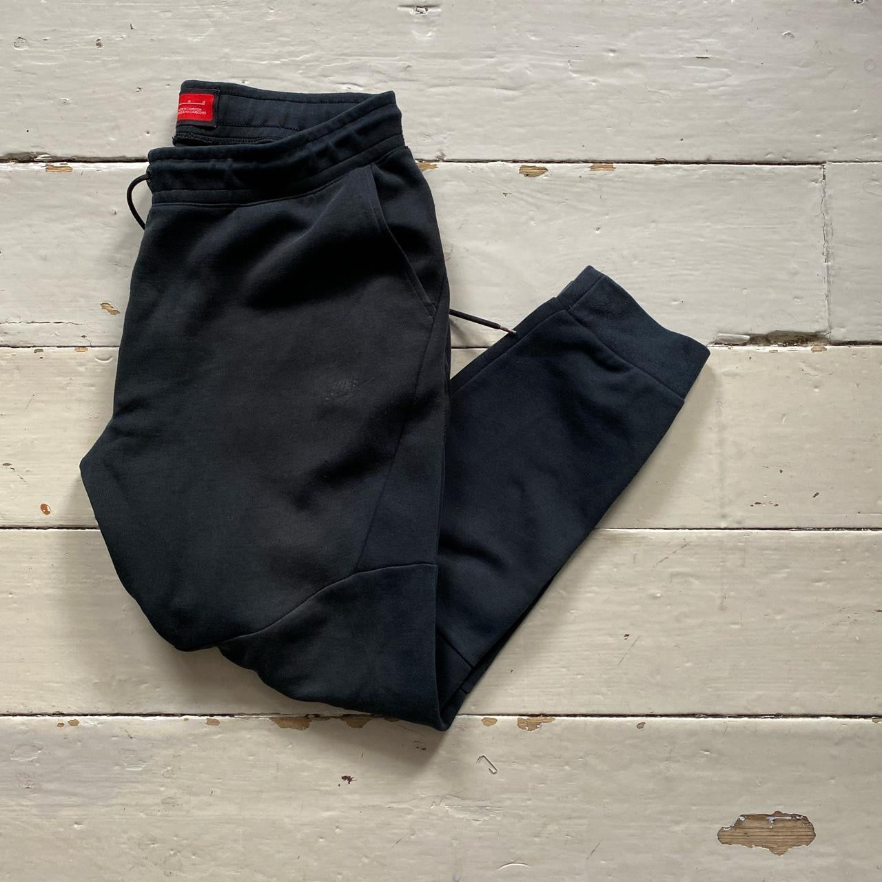 Nike Tech Fleece Black Joggers (Large)