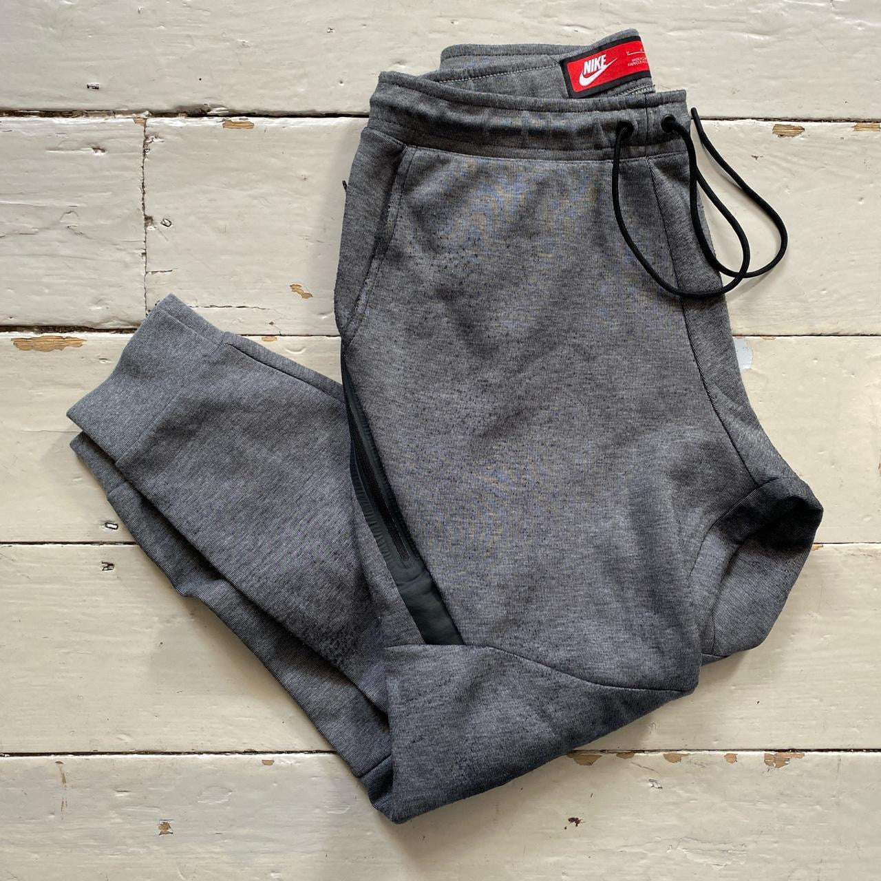 Nike Tech Fleece Grey (Medium)