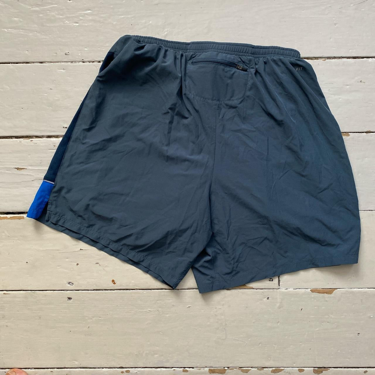 Nike Swoosh Dri Fit Shorts (XL)