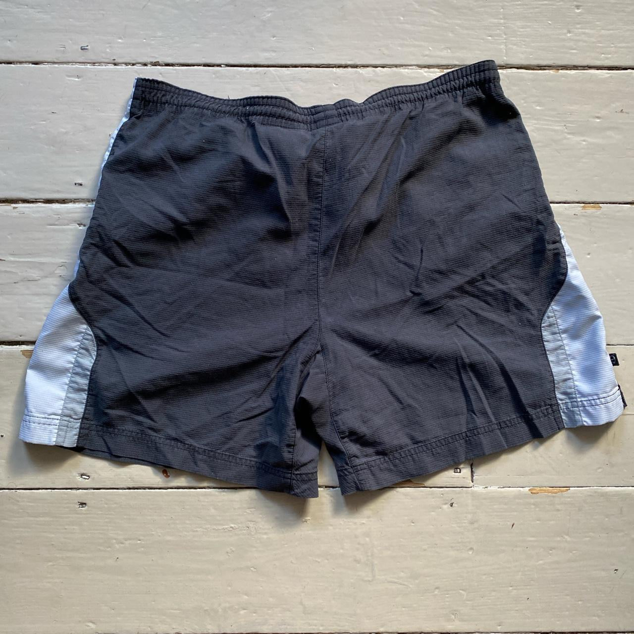 Nike Vintage Shorts (Medium)