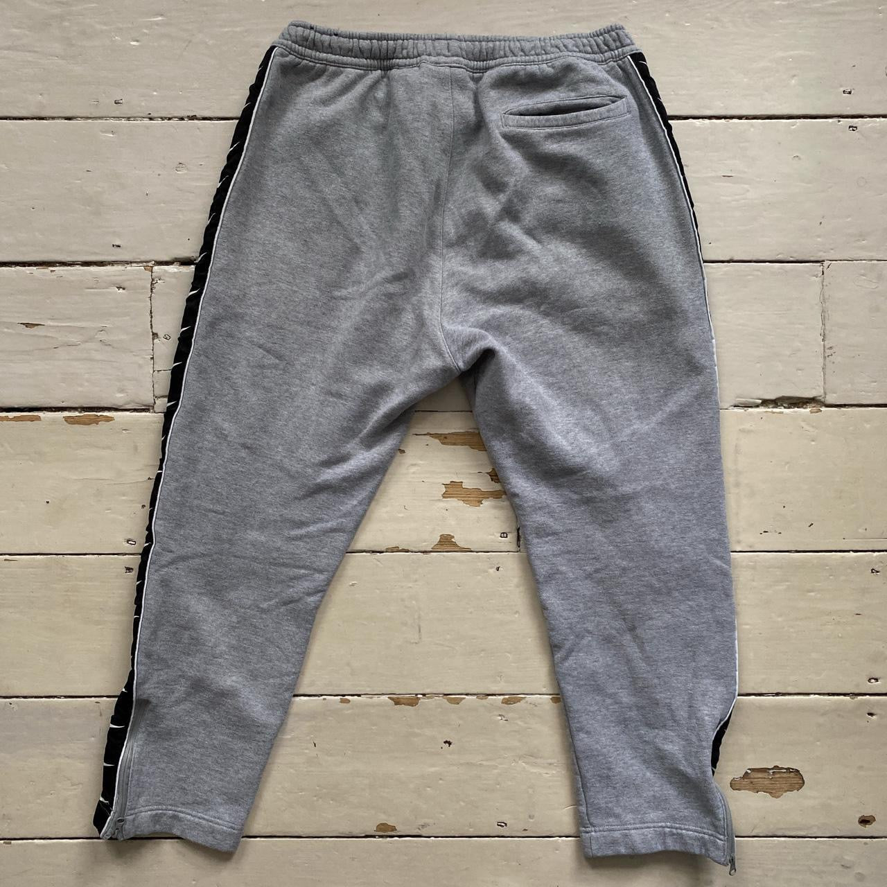 Nike Multi Swoosh Joggers (Medium)