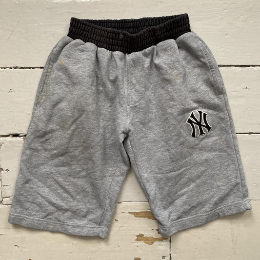 New York Yankees Shorts (Womens Small)