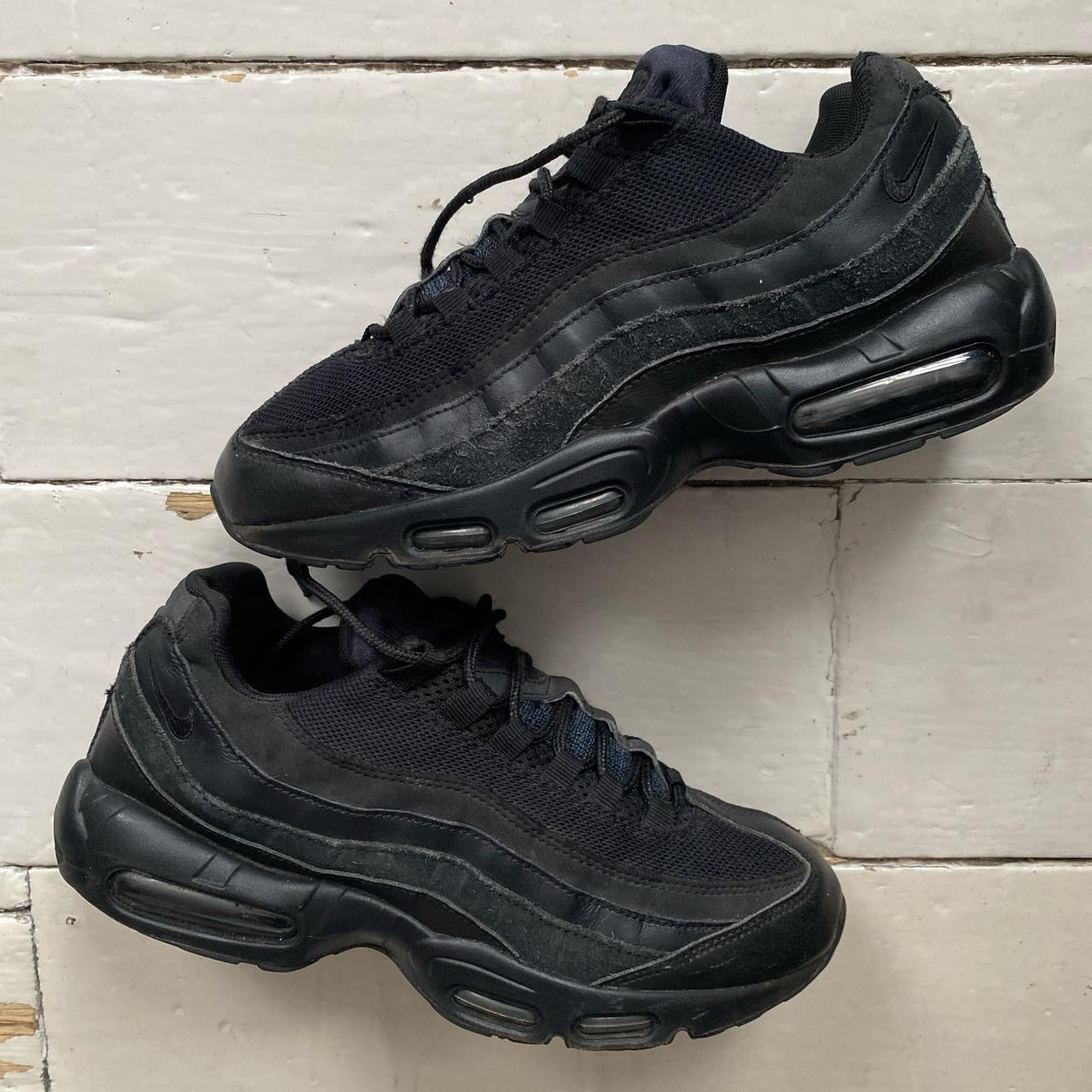 Nike Air Max 95 Black (UK 8)