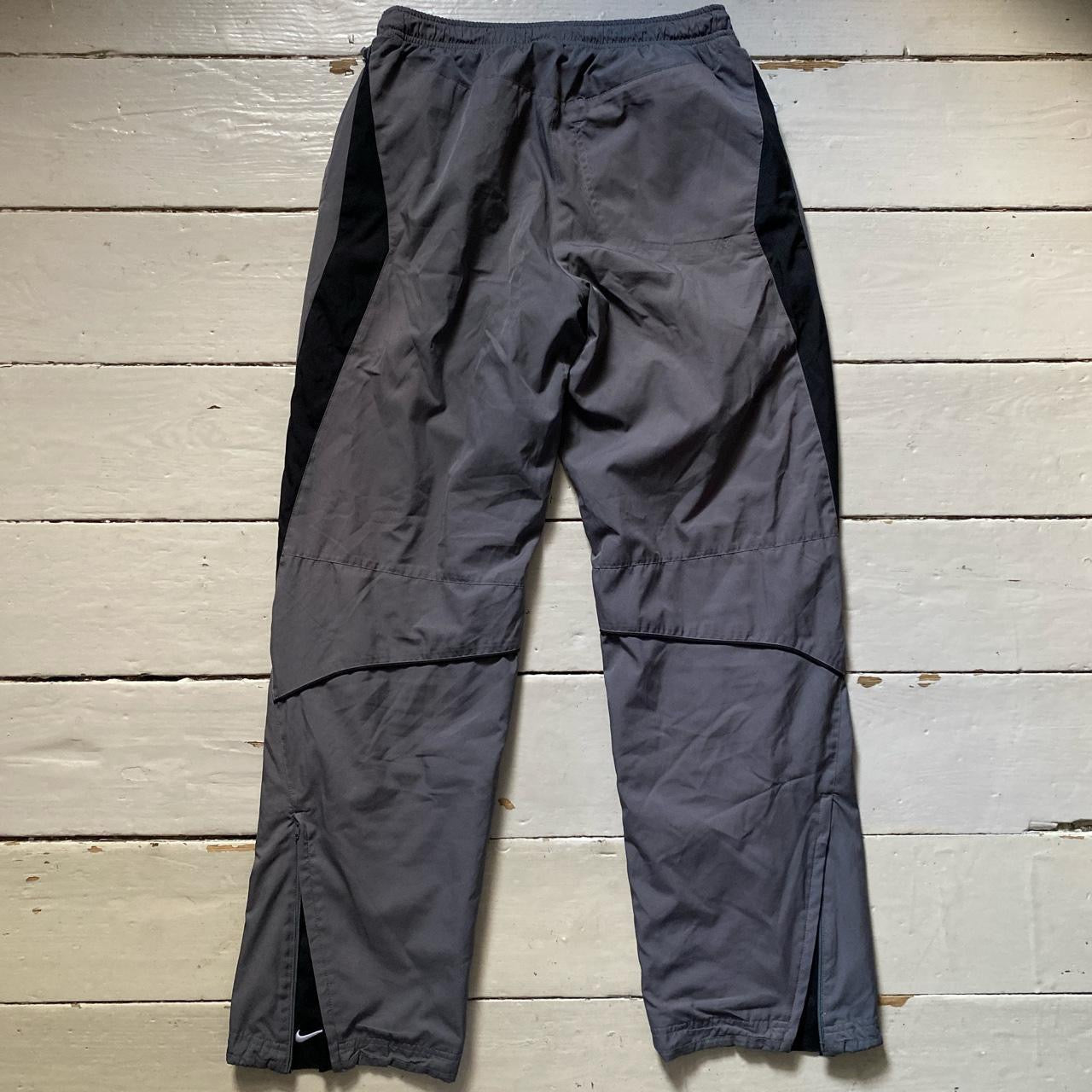 Nike Vintage Shell Bottoms (Small)