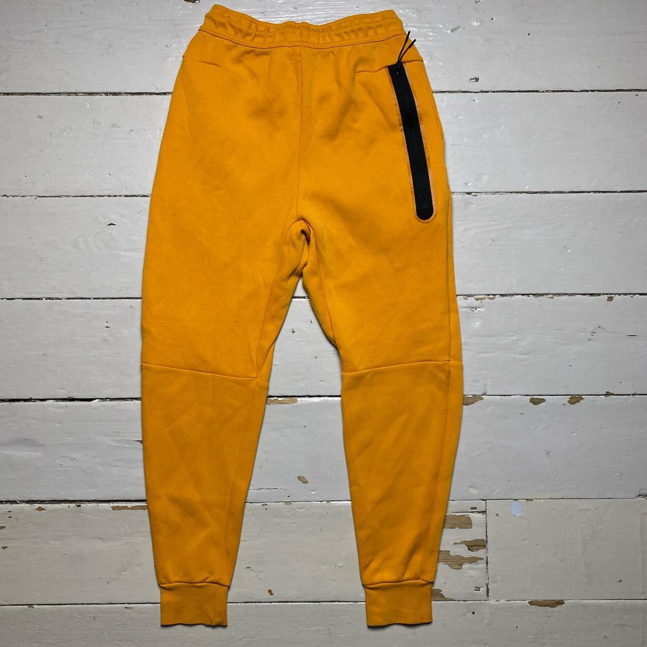 Nike Tech Fleece Tracksuit Kumquat Sanddrift (XS)