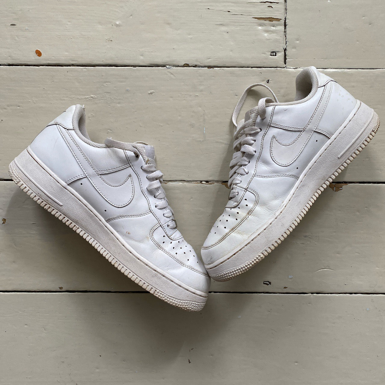 Nike Air Force 1 White (UK 9)