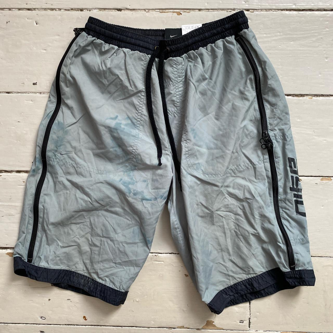 Nike Vintage Shell Shorts (Small)