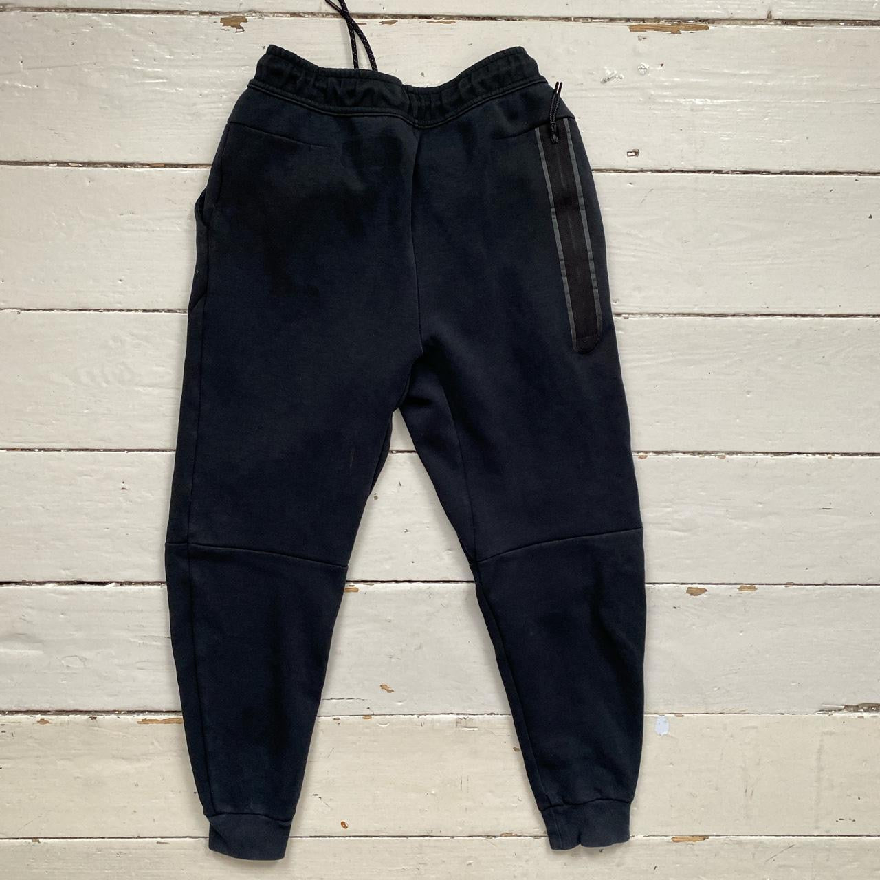 Nike Tech Fleece Black Joggers (XS)