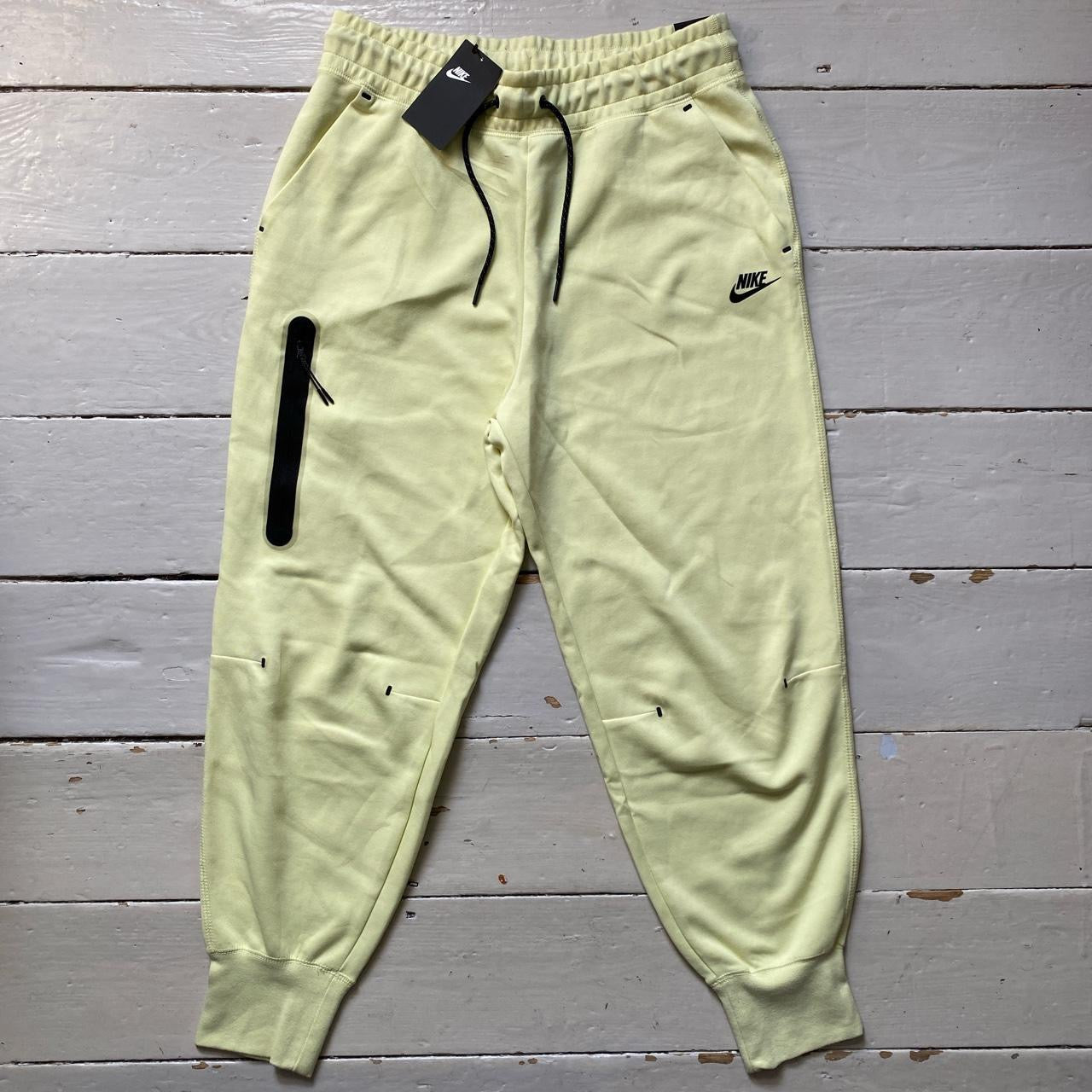 Nike Tech Fleece Womens Bottoms (Large)
