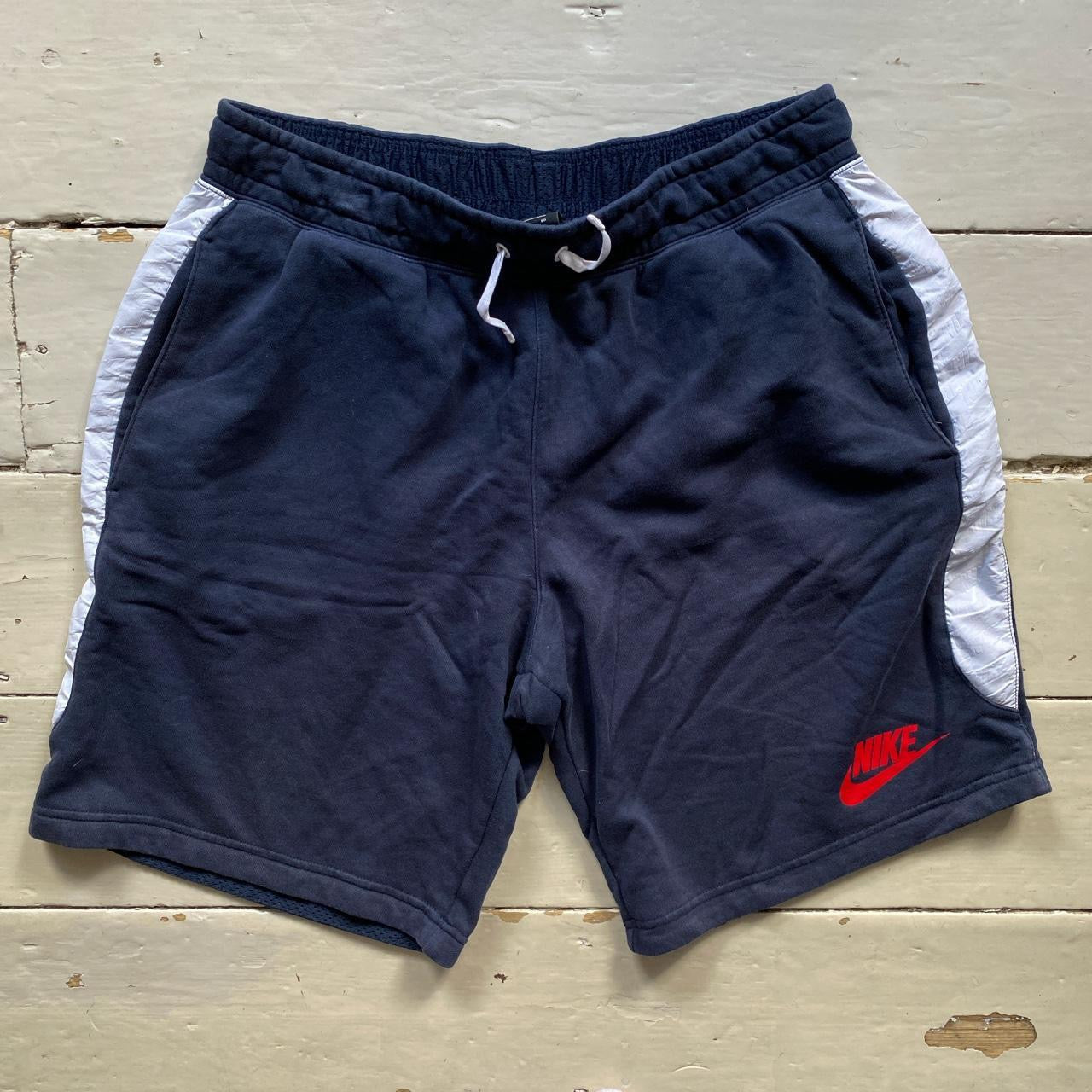 Nike Air Swoosh Shorts (XL)