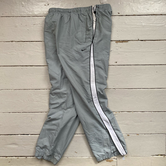 Nike Vintage Silver Shell Bottoms (Large)