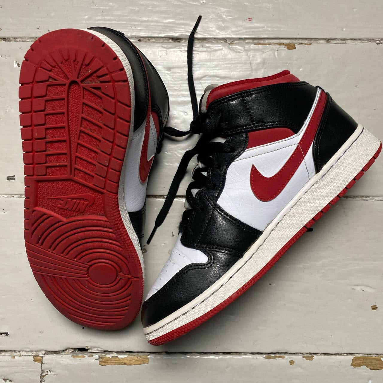 Jordan 1 Mid Gym Red (UK 5.5)