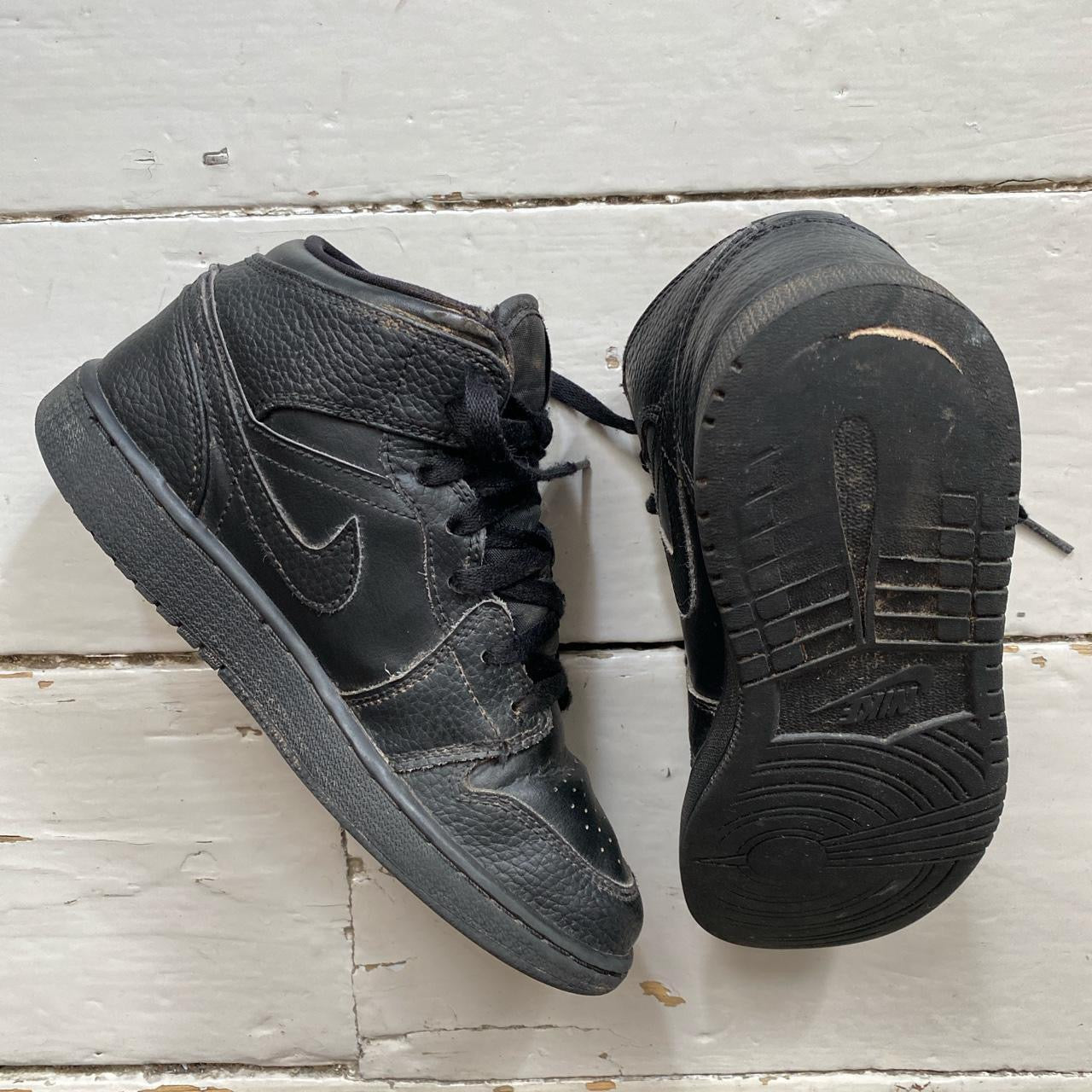 Jordan 1 Mid Black (UK 4.5)