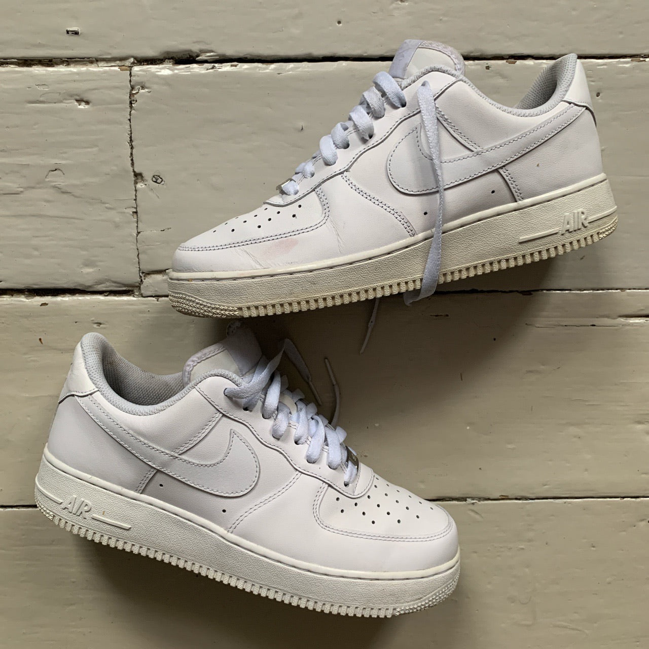 Nike Air Force 1 White (UK 8)