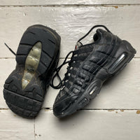 Nike Air Max 95 Black and White (UK 6)