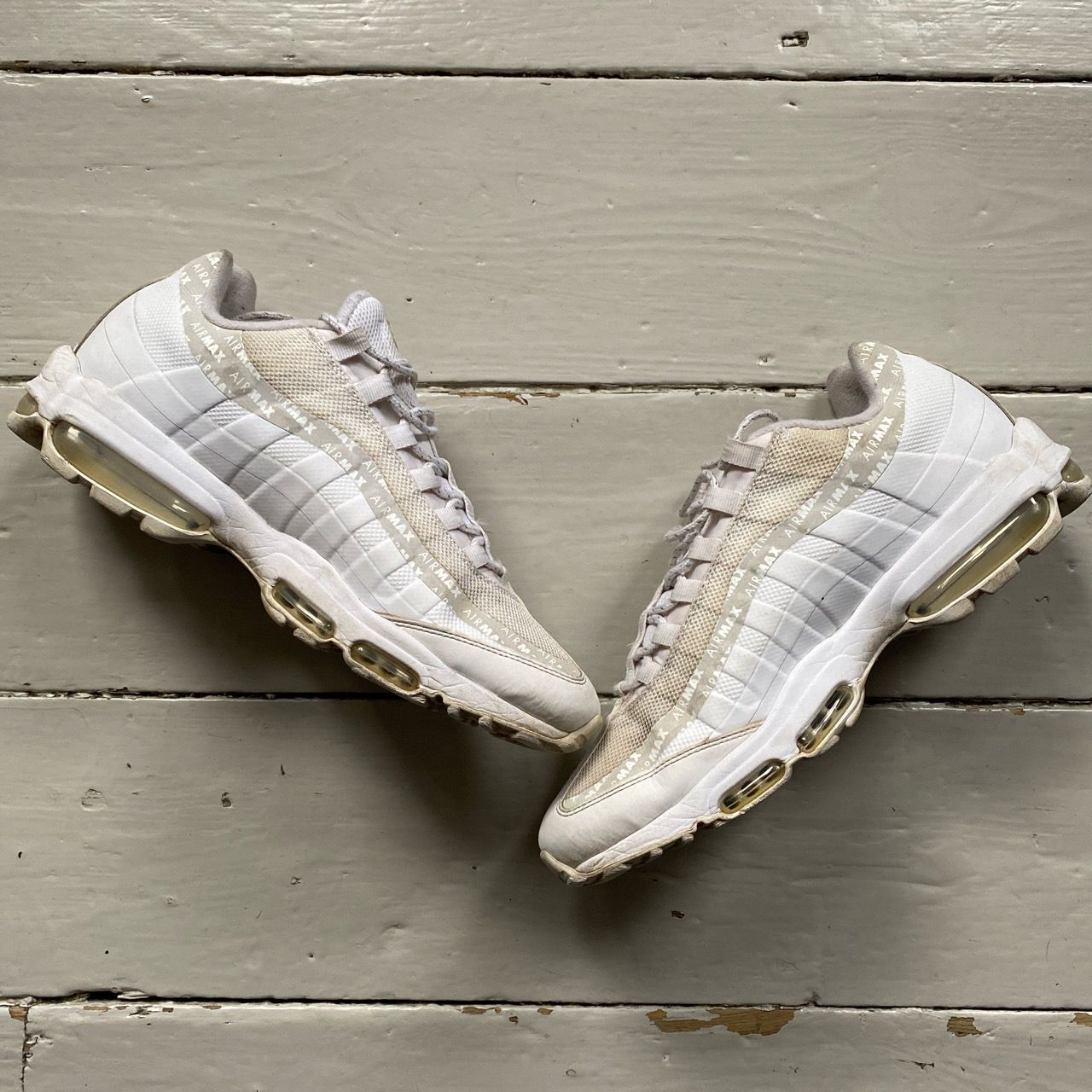 Nike Air Max 95 White and Black (UK 9)