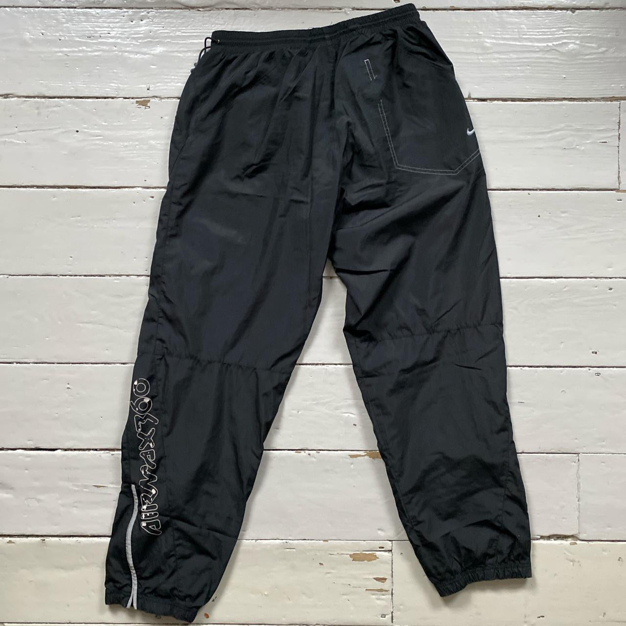 Nike Vintage Air Mad 360 Shell Bottoms (Large)