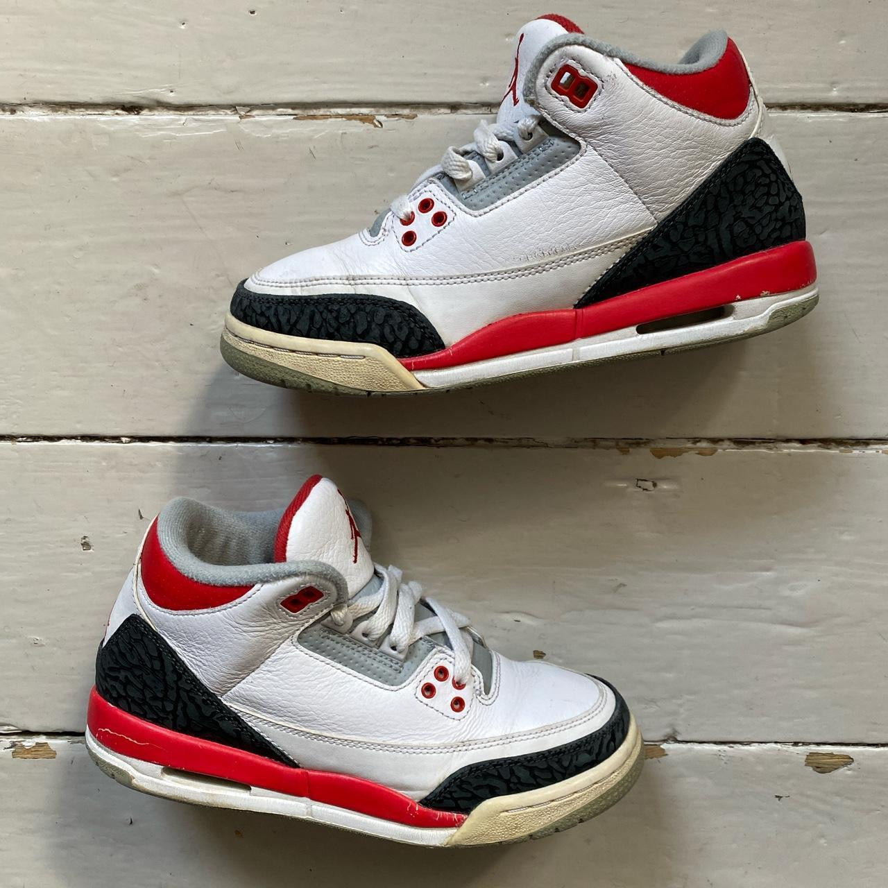 Jordan 3 Fire Red (UK 5)