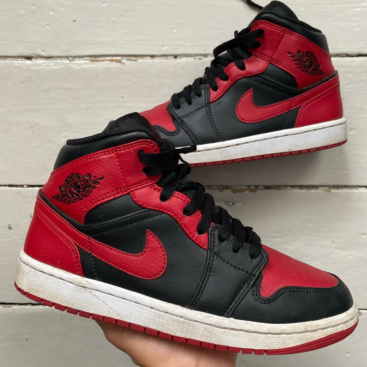 Jordan 1 Mid Banned (UK 6)