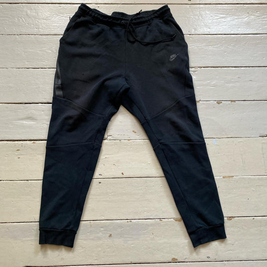 Nike Tech Fleece Black Joggers (XL)