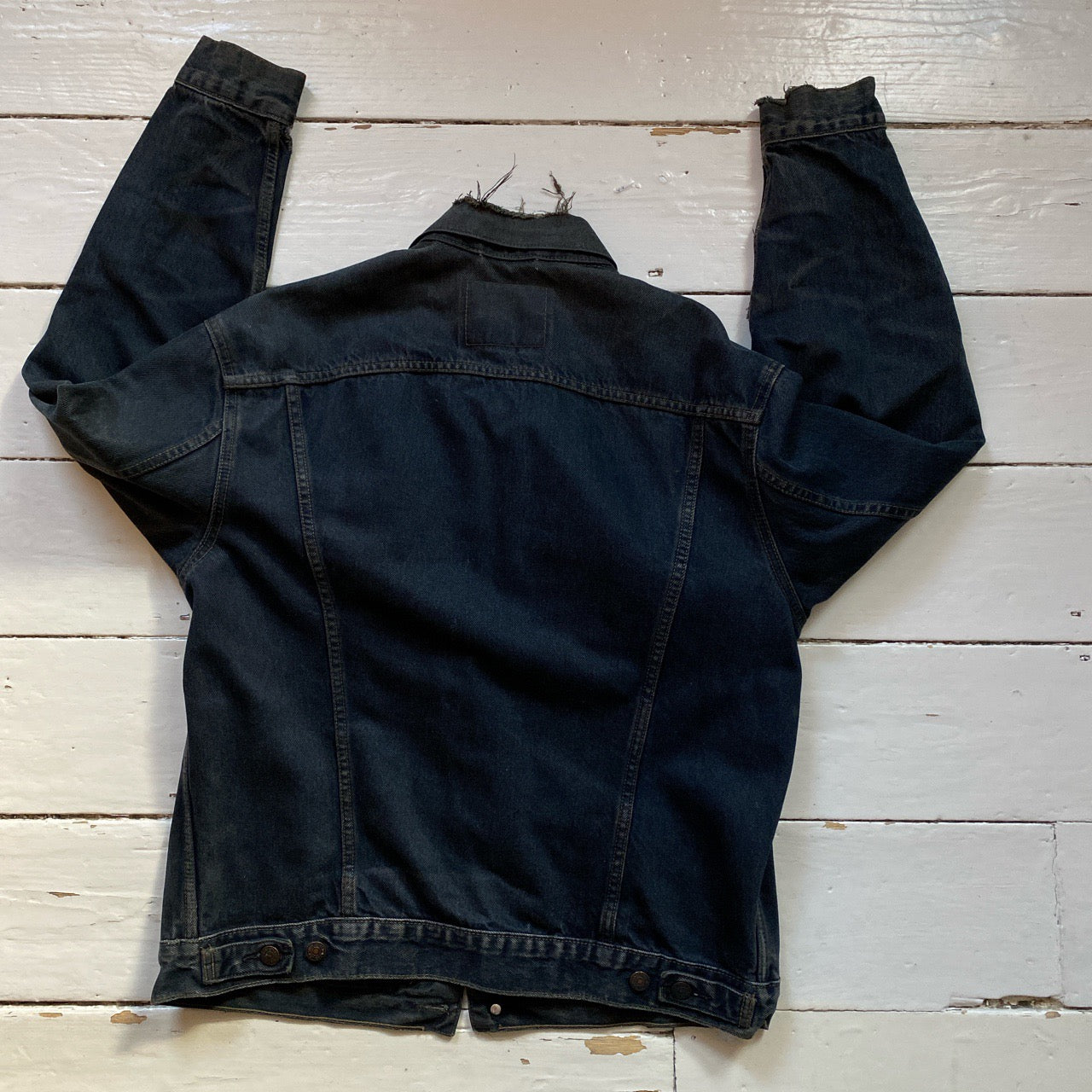 Levis 7053 Distressed Denim Jacket (Large)