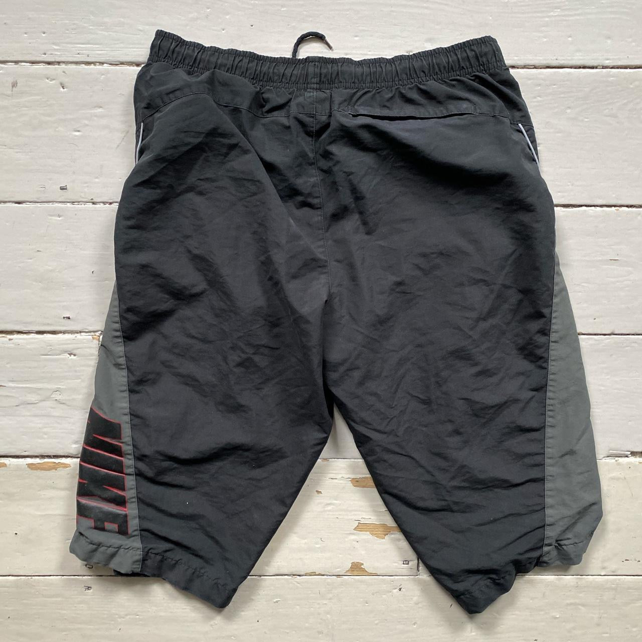 Nike Vintage Shell Shorts (Medium)