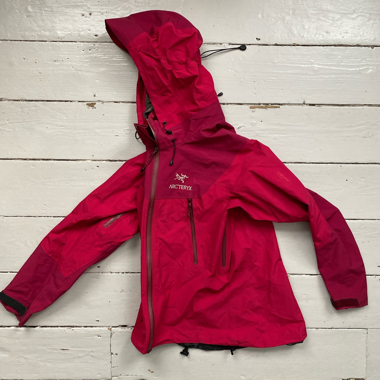 Arc’teryx Goretex Womens Beta AR Windbreaker (Medium)