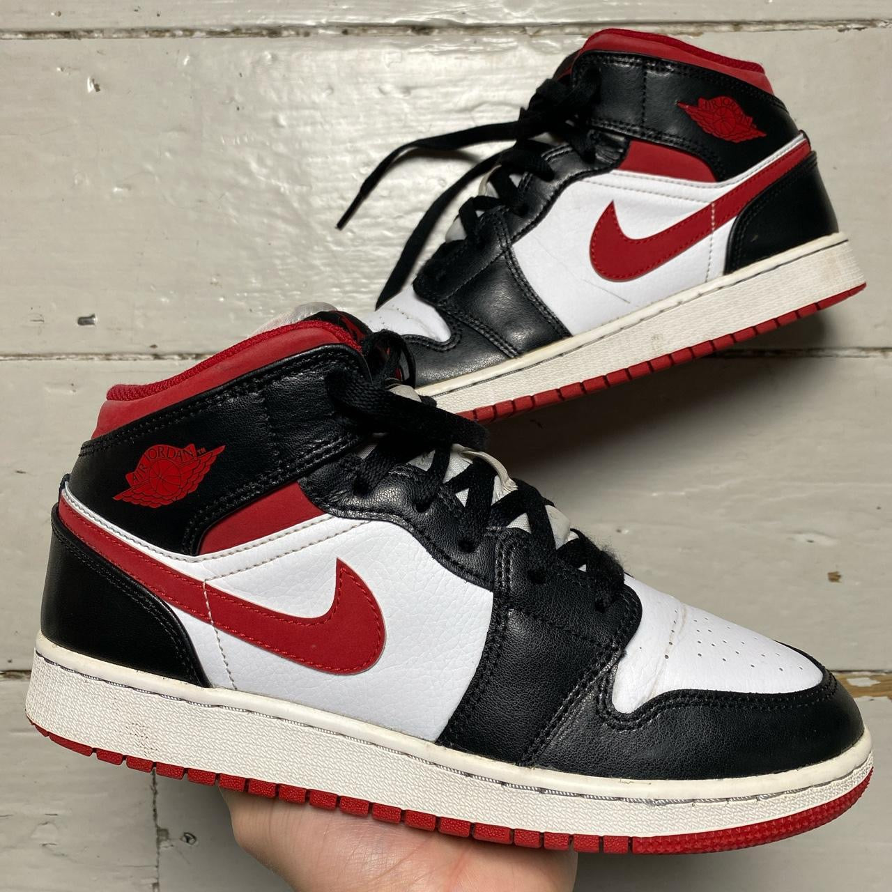 Jordan 1 Mid Gym Red (UK 5.5)