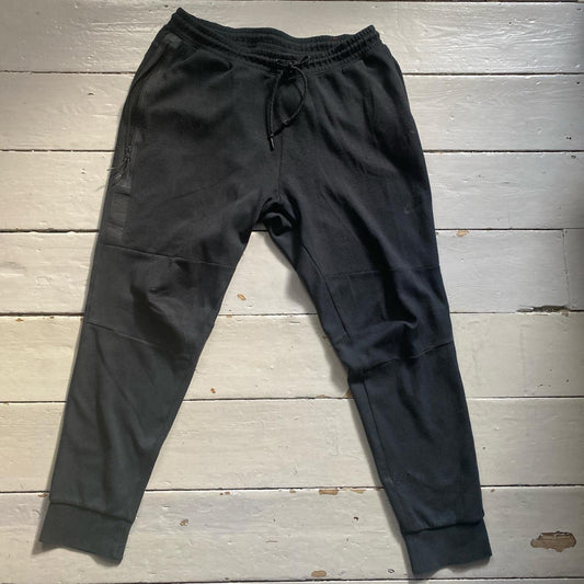 Nike Tech Fleece Black Joggers (XL)