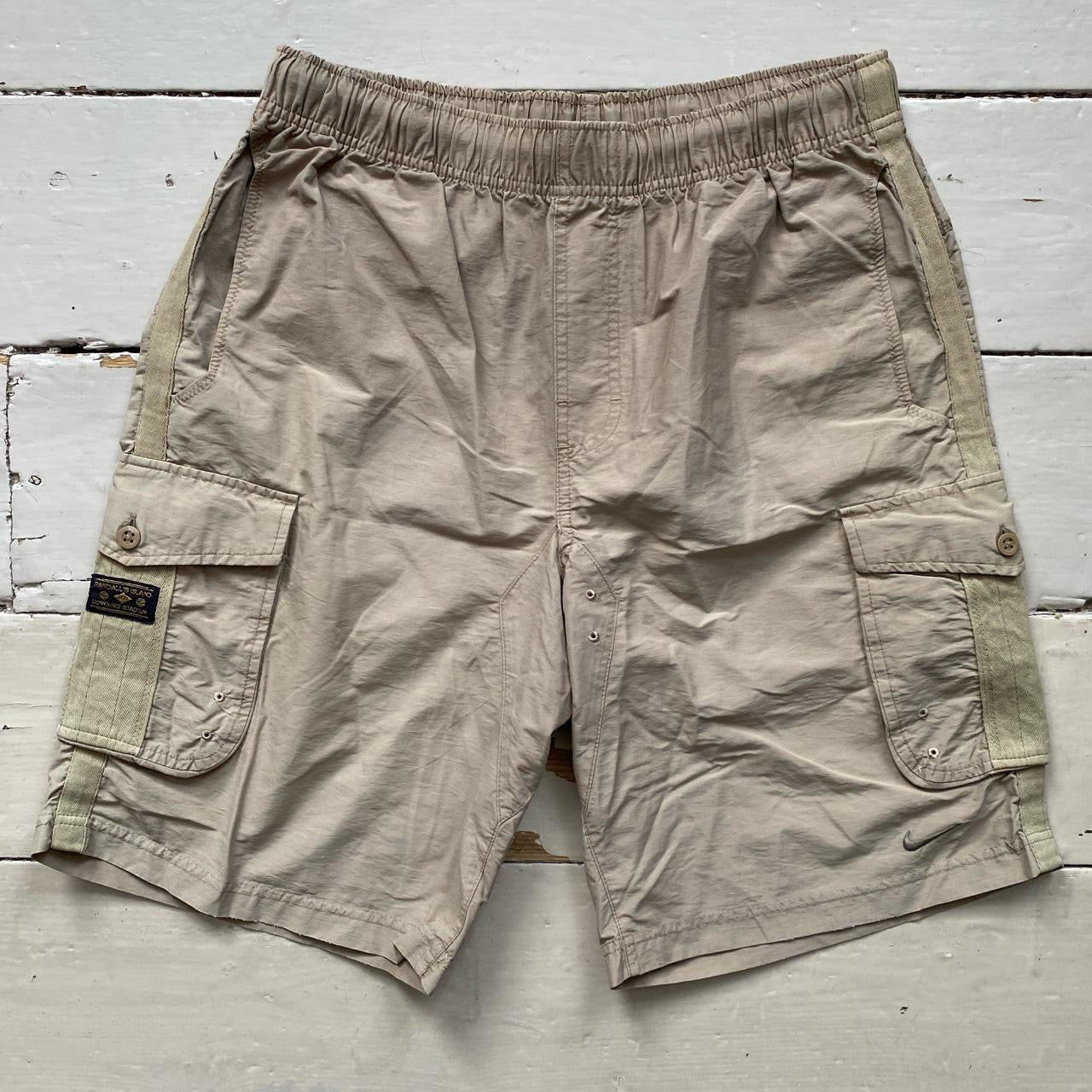 Nike Vintage Cargo Shorts (Medium)