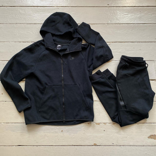 Nike Tech Fleece Black Tracksuit (Medium)