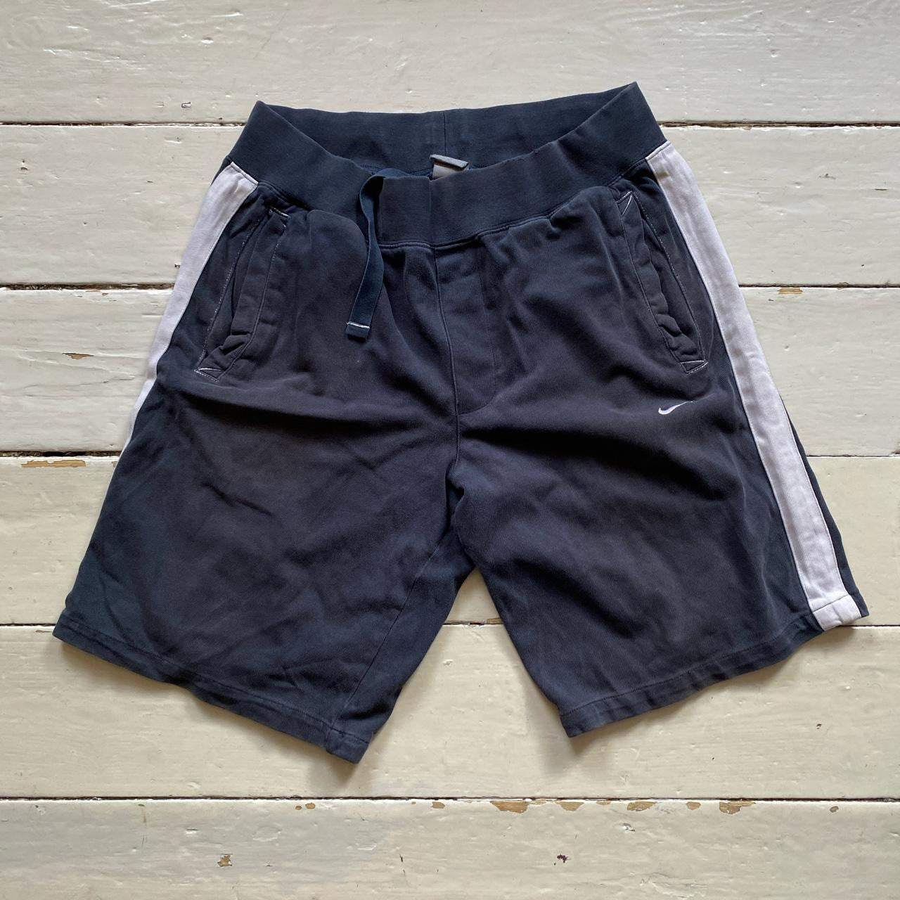 Nike Swoosh Vintage Shorts (Large)