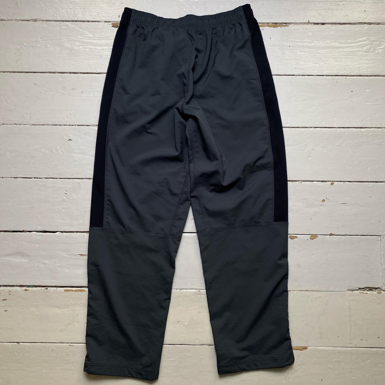 Nike Dri Fit Baggy Shell Bottoms (Medium)