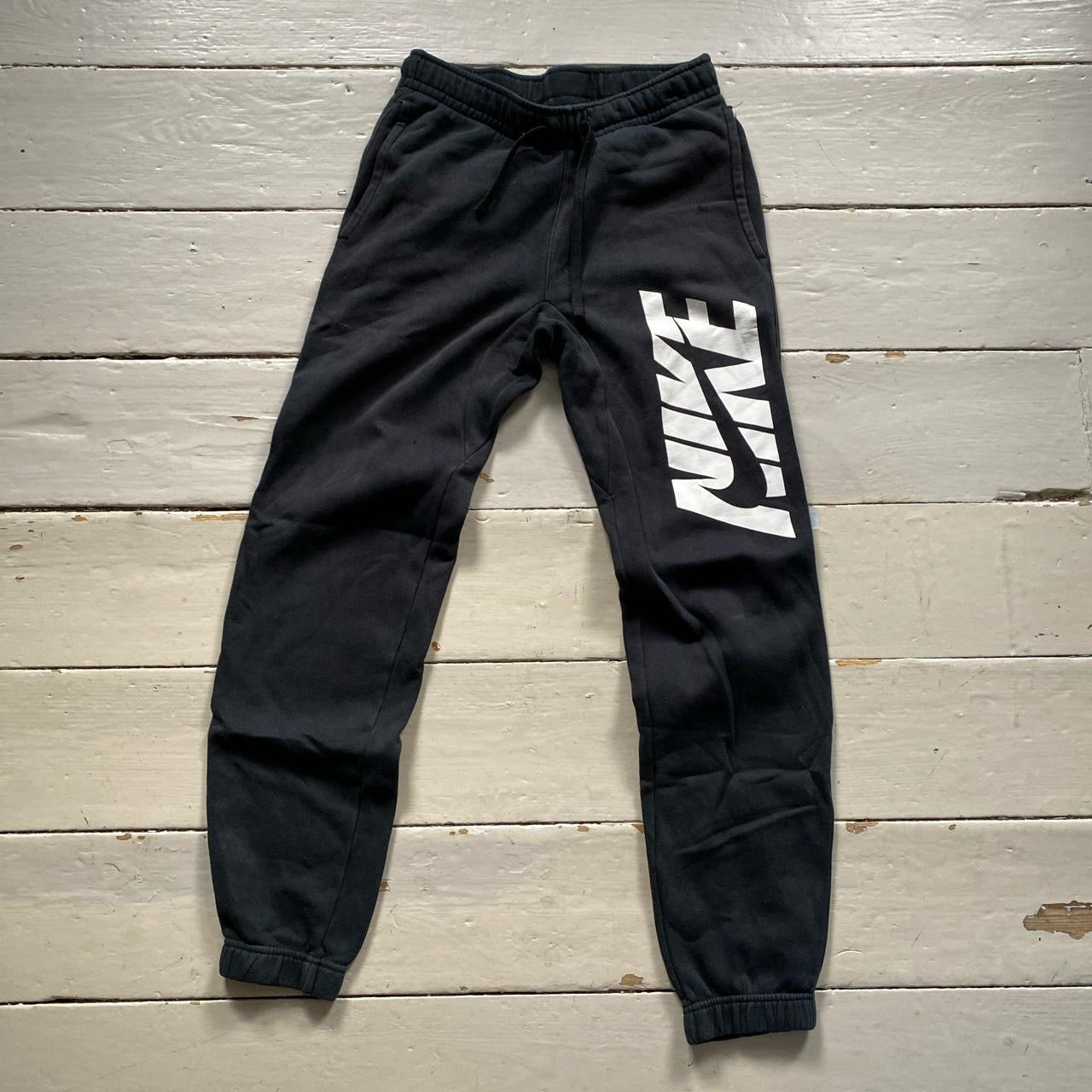 Nike Club Swoosh Black Joggers (XS)