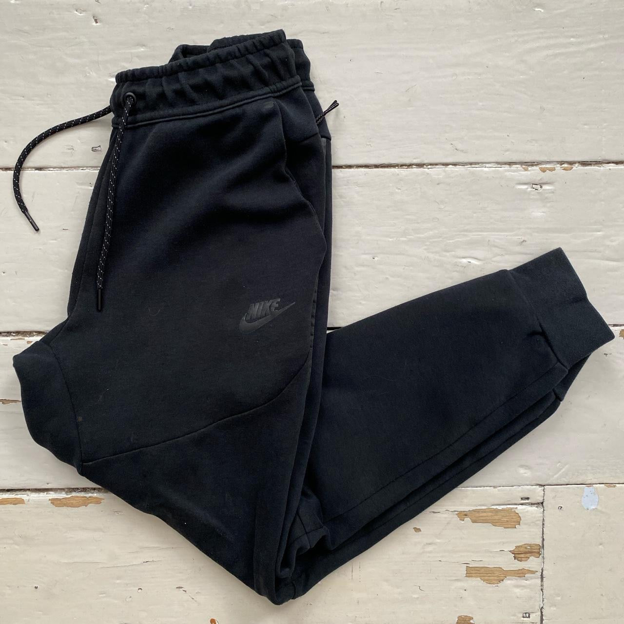 Nike Tech Fleece Black Joggers (XS)