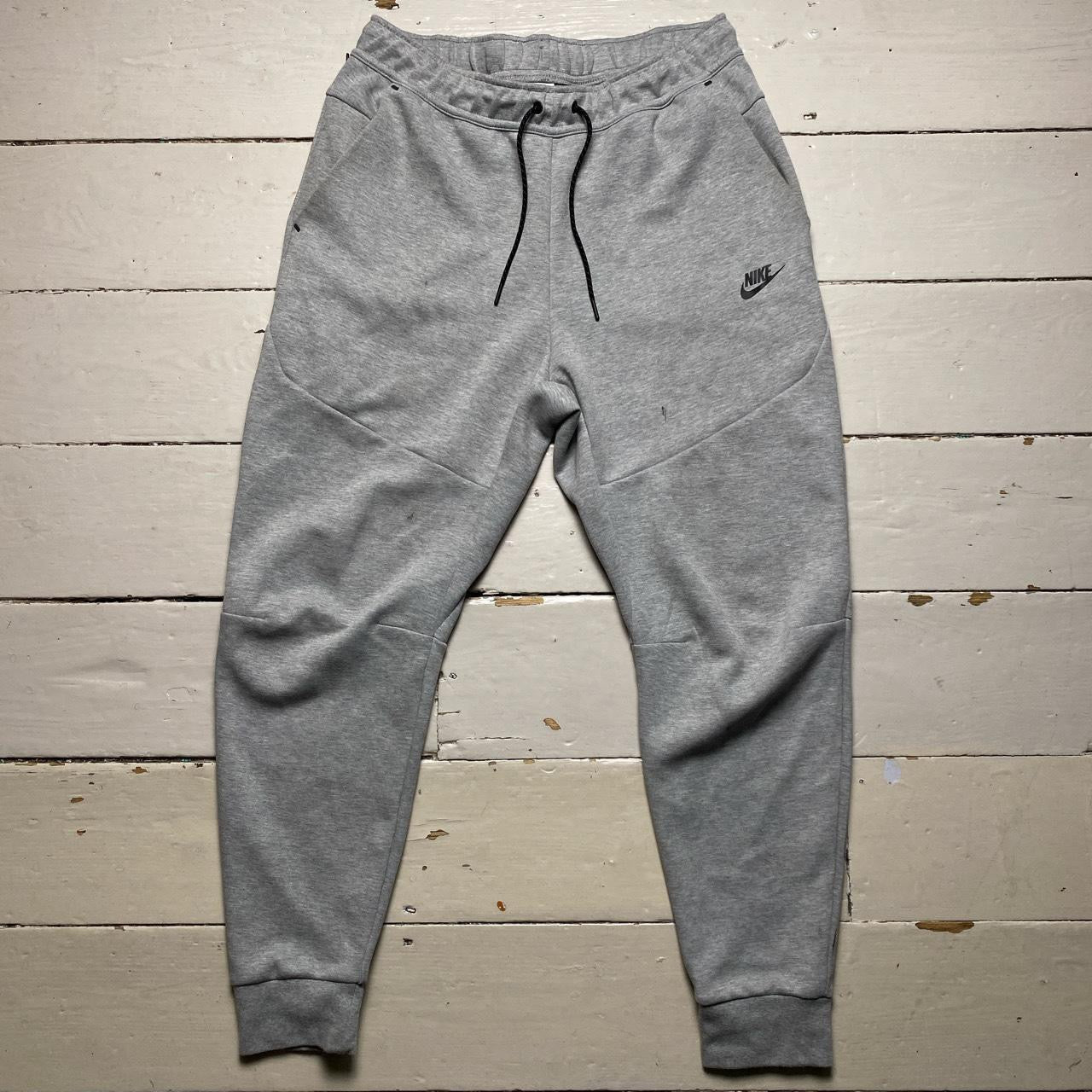 Nike Tech Fleece Grey Joggers (Large)
