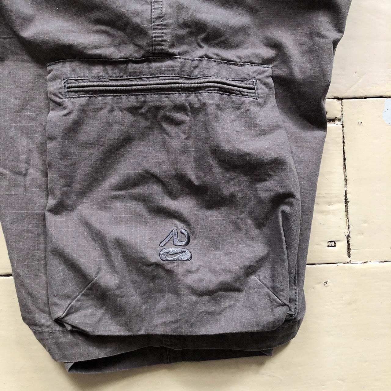 Nike Vintage Cargo Shorts (32” Waist)